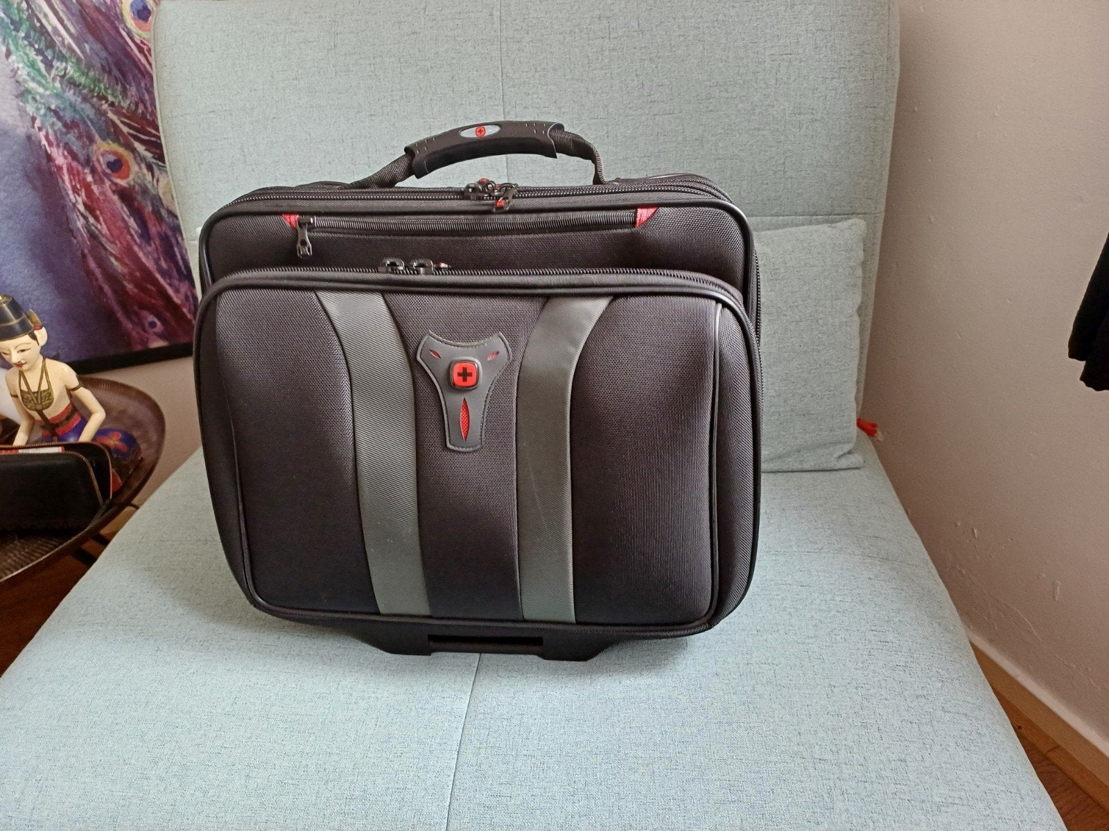 Laptoptassen, schoudertas en rolkoffer, Ophalen, 30 cm of meer, Zwart, Minder dan 35 cm