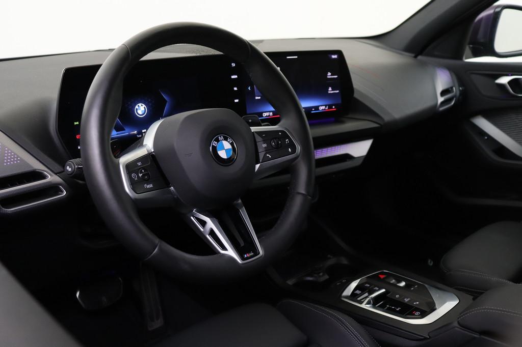 BMW 1 Serie 120 M Sport Automaat / Sportstoelen / Achteruitr, Auto's, BMW, Gebruikt, Met garantie (alle), Bedrijf, 19 km/l