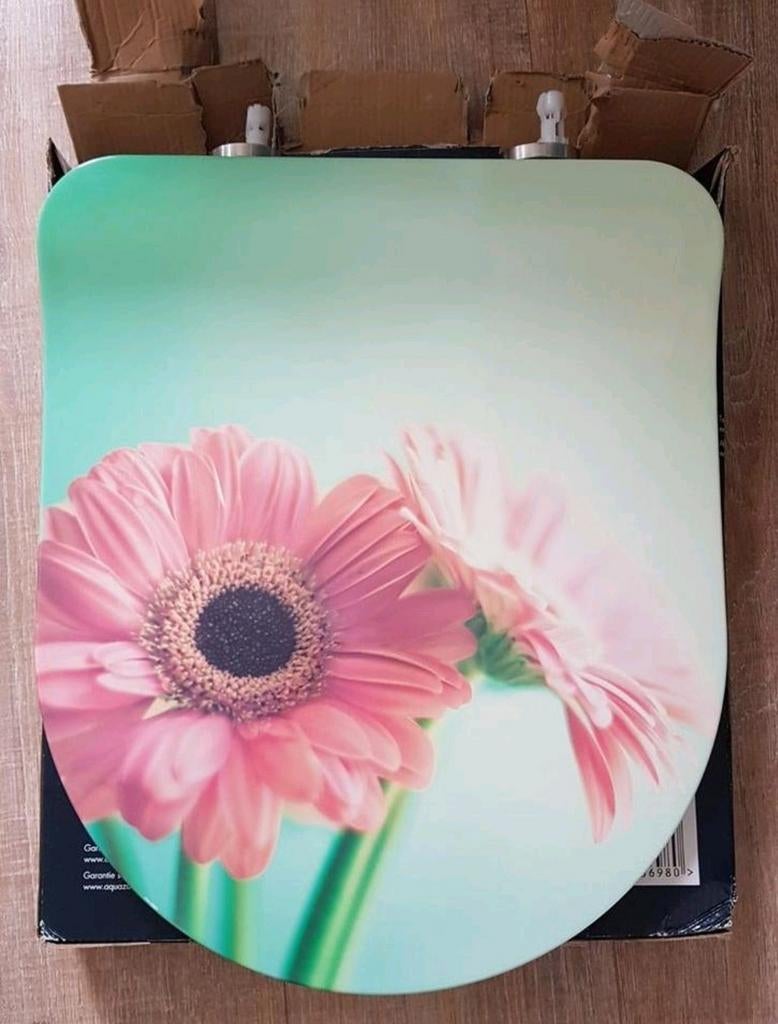 Nieuw! Aquazuro toiletzitting d-vorm bloem duroplast blauw, Ophalen of Verzenden, Nieuw, Blauw
