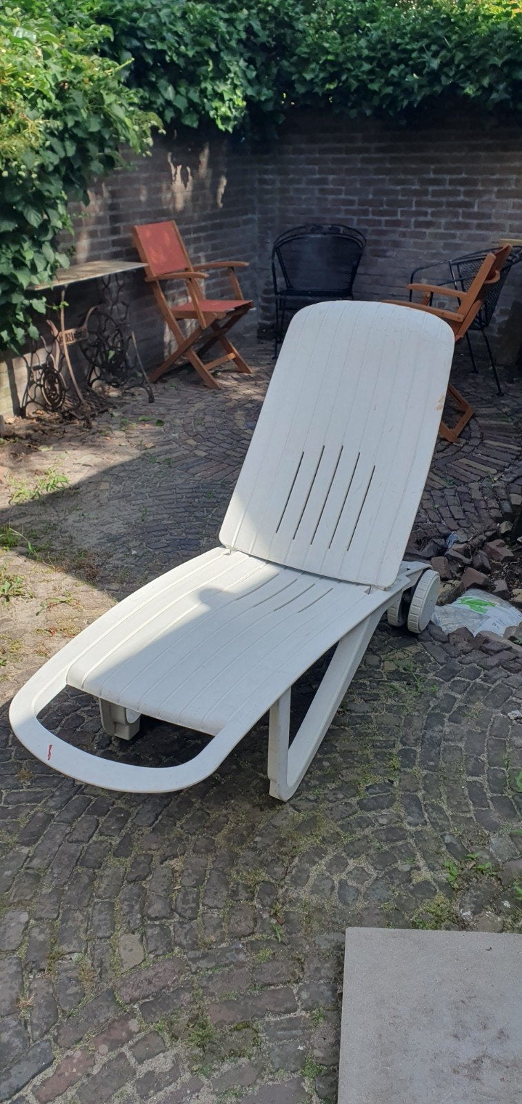Oerdegelijk ligbed met wielen, Tuin en Terras, Ligbedden, Ophalen, Gebruikt, Kunststof