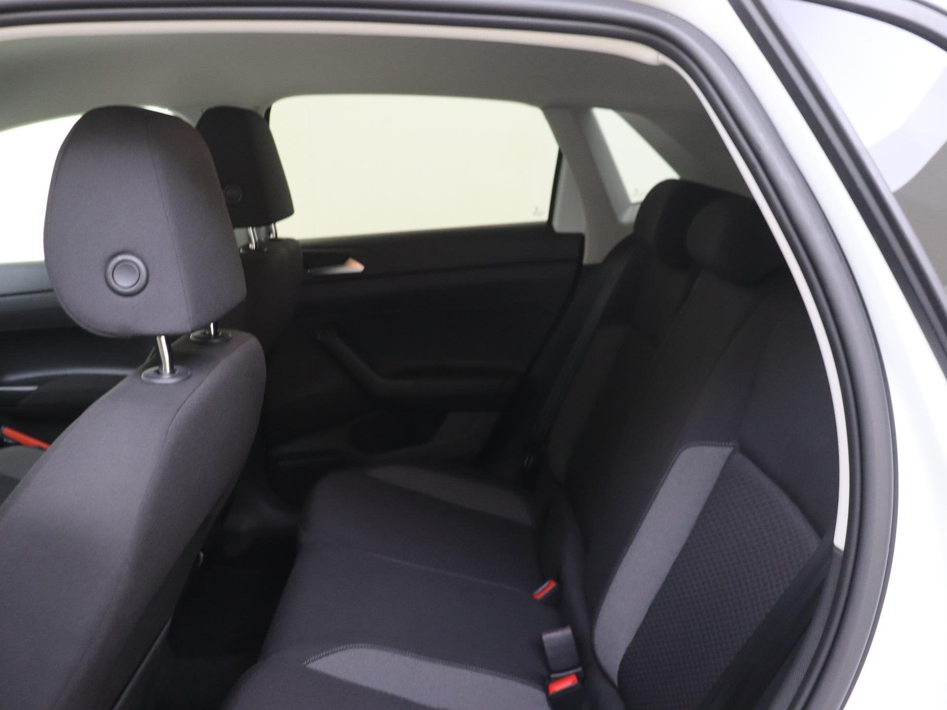 Foto 18 van Volkswagen Polo 1.0 TSI Life | Achteruitrijcamera | Adaptiev