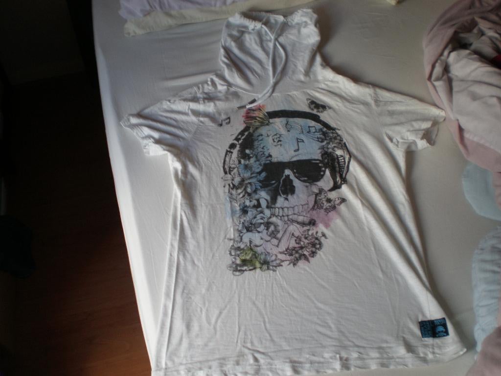 Wit shirt. Korte mouw. Doodshoofd. Merk Coolcat. Maat L., Kleding | Heren, T-shirts, Maat 52/54 (L), Wit, Ophalen of Verzenden