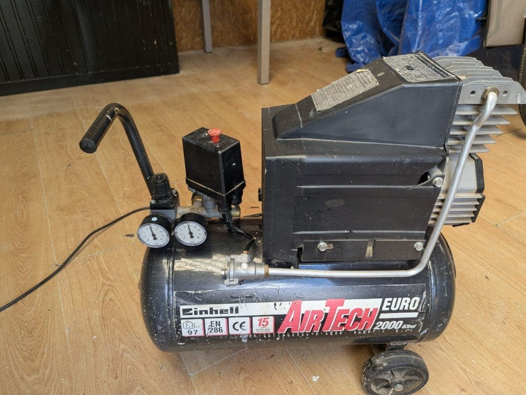 compressor, Doe-het-zelf en Verbouw, Ophalen, Gebruikt, 6 tot 10 bar, 200 tot 400 liter/min