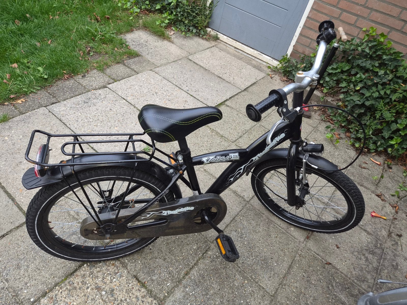 Zwarte kinderfiets met bagagedrager, Ophalen, Gebruikt