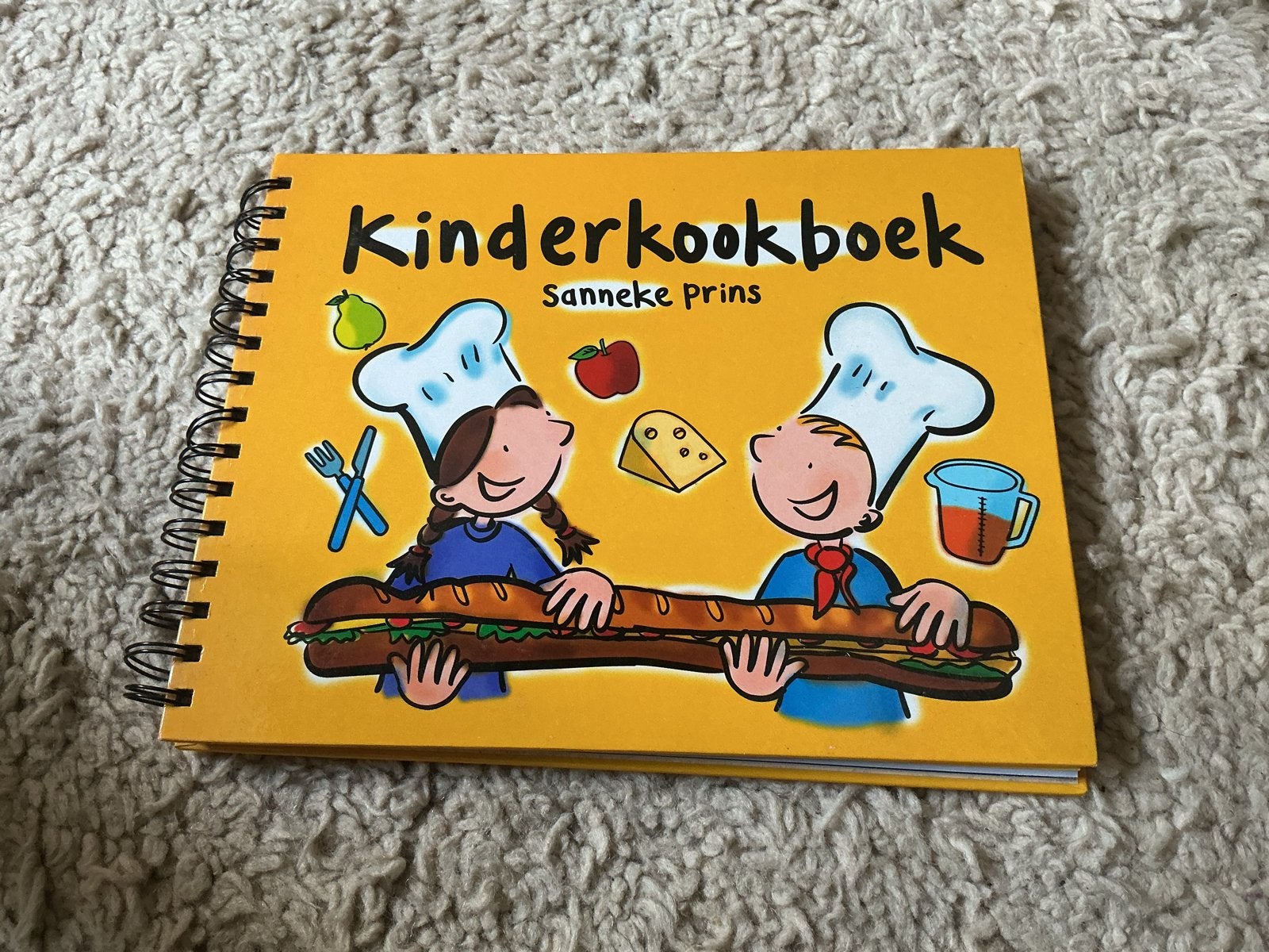 Kinderkookboek Sanneke Prins -  opbr giro 555, Ophalen of Verzenden, Zo goed als nieuw, Overige gebieden, Hoofdgerechten