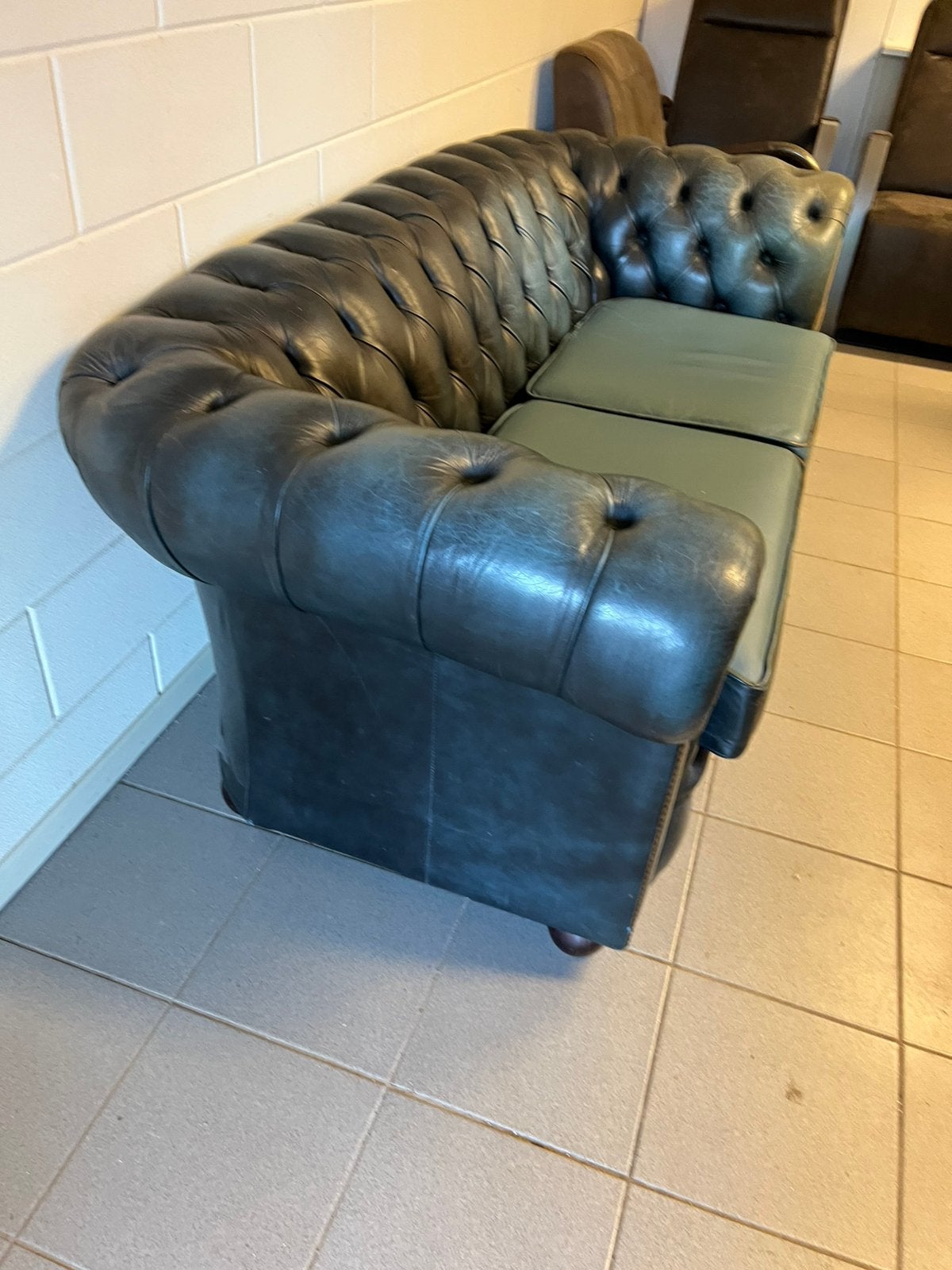 Chesterfield bank blauw leer, Ophalen, 150 tot 200 cm, Tweepersoons, Zo goed als nieuw