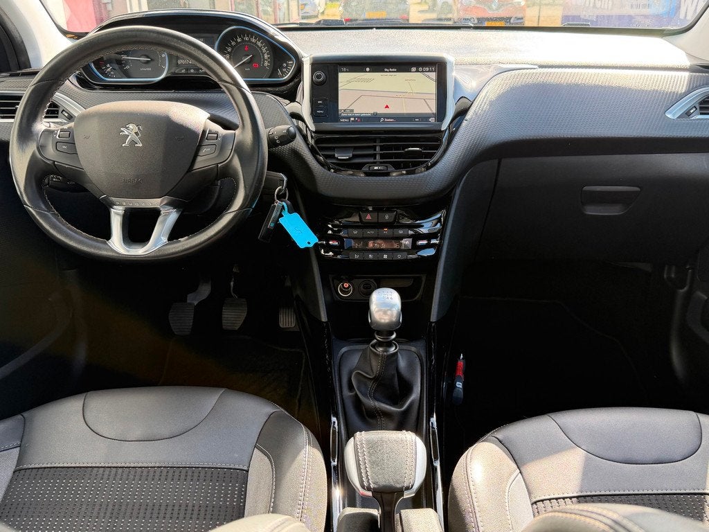 Peugeot 2008 1.2 PureTech Allure |6Bak 131PK|D-RiemVervangen, Voorwielaandrijving, 1199 cc, Leder en Stof, 49 €/maand