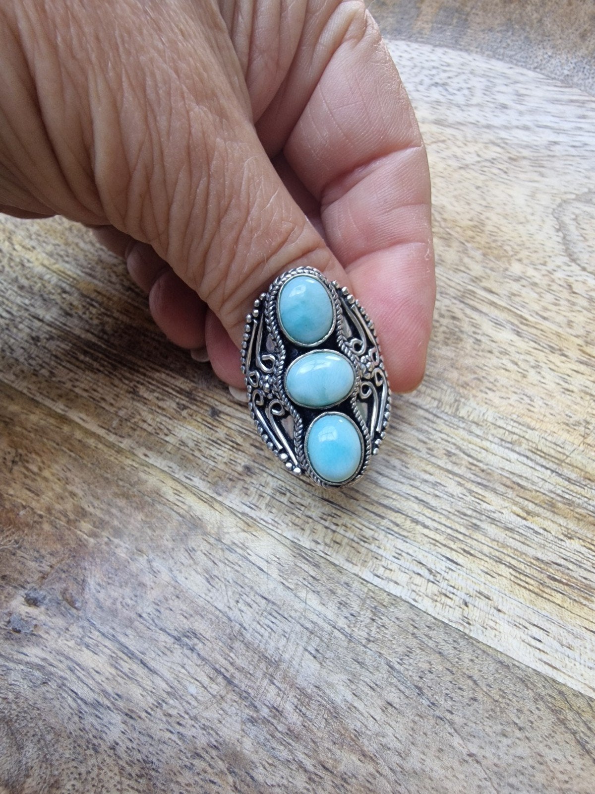 Zilveren ring met Larimar edelstenen, Blauw, 19 tot 20, Ophalen of Verzenden, Zo goed als nieuw