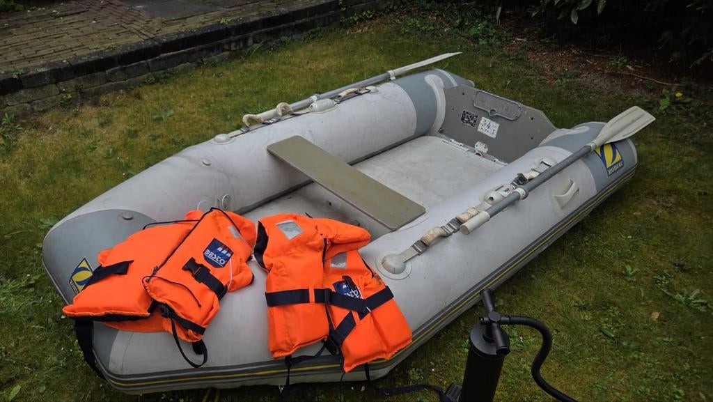 Zodiac rubberboot met Mariner 5 PK buitenboordmotor, Ophalen, Airdeck, Gebruikt, Zodiac