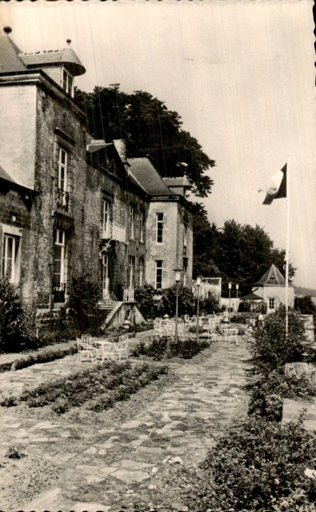 Maestricht - Chateau NEER-CANNE - Terras, Verzamelen, Ansichtkaarten | Nederland, Ophalen of Verzenden, 1940 tot 1960, Gelopen