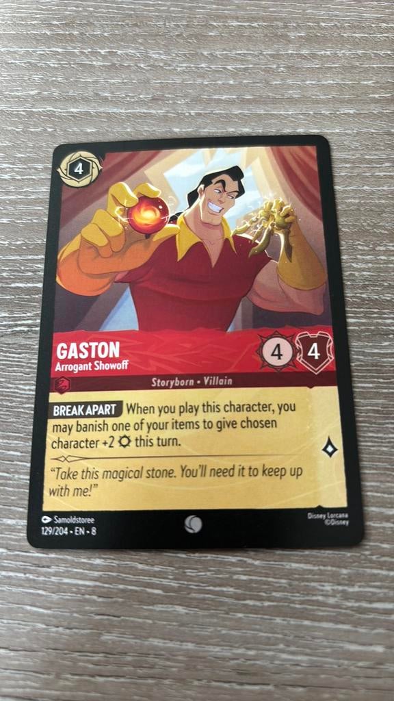 Disney Lorcana Gaston arrogant showoff 129-204 8JAF nonfoil, Ophalen of Verzenden, Zo goed als nieuw, Losse kaart