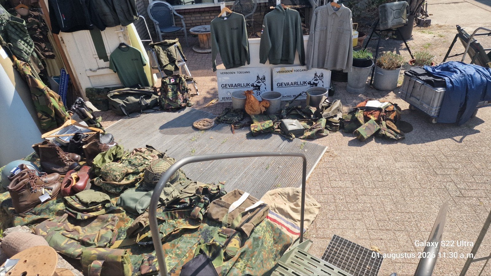 van alles en nog wë in Waspik in de dump, Ophalen, Landmacht, Nederland