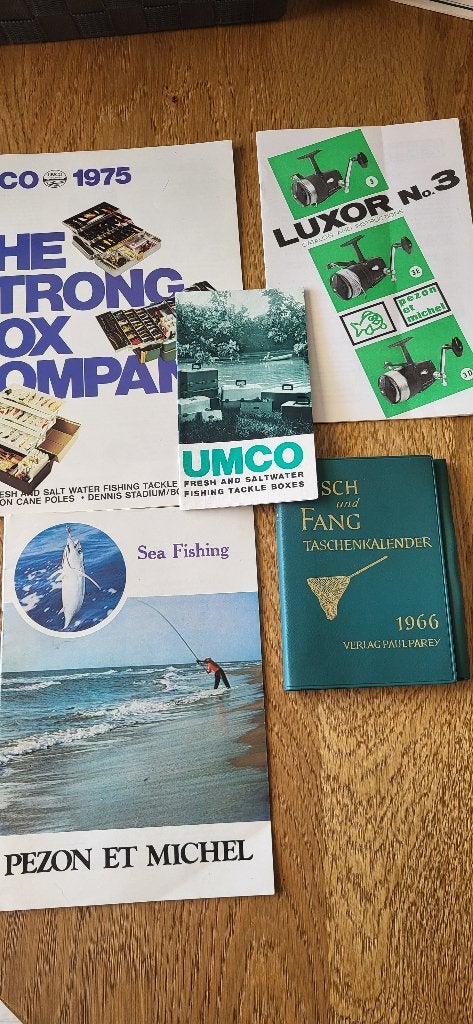 5x oude hengelsport catalogie/kalender Oud hengelsport, Watersport en Boten, Hengelsport | Algemeen, Zo goed als nieuw, Boek of Tijdschrift