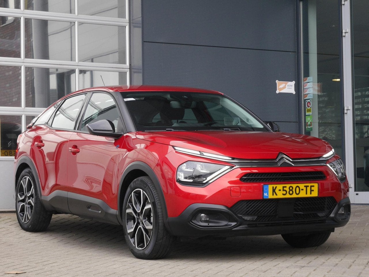 Citroën Ë-C4 Feel Edition 50 kWh | Stoel en stuurverwarmin, Auto's, 136 pk, Gebruikt, SUV of Terreinwagen, Te koop