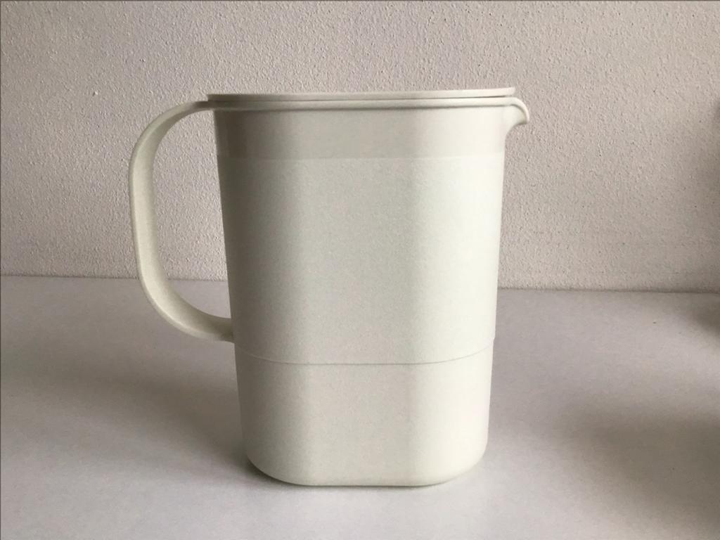 Tupperware schenkkan kan wit 700 ml, Ophalen of Verzenden, Wit, Beker of Kan