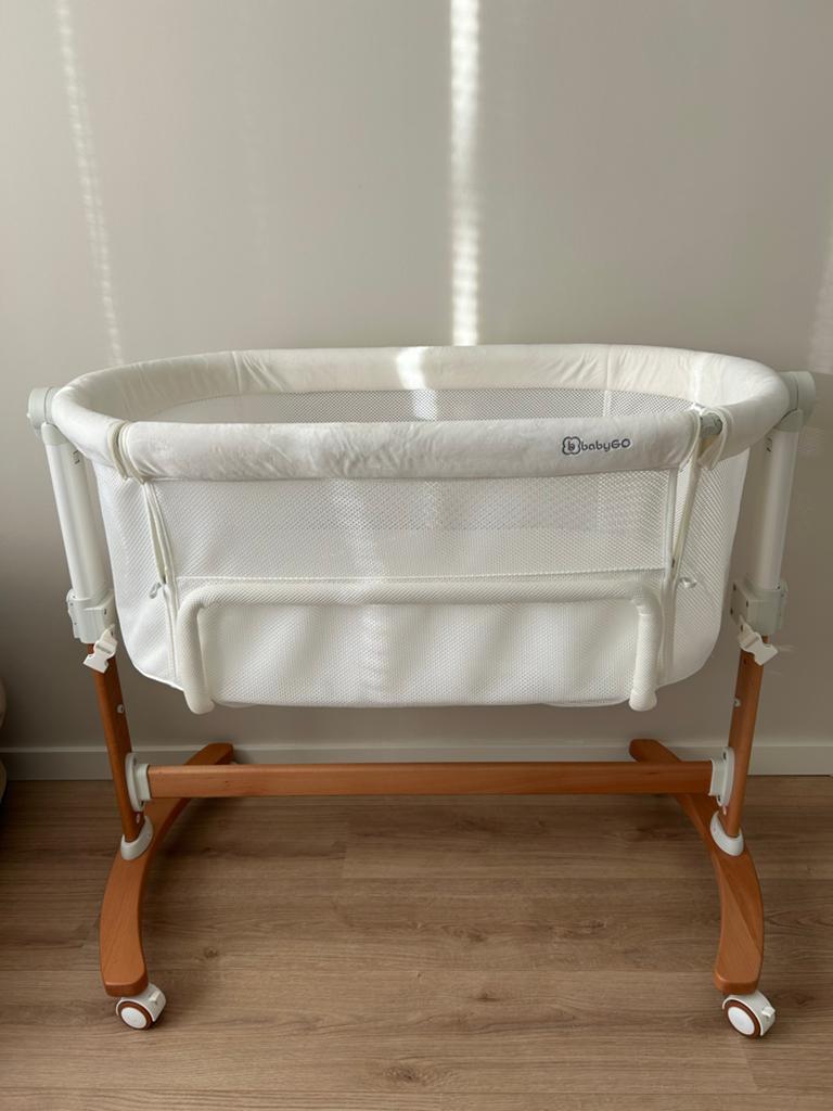 BabyGO Wiegje/Co-sleeper met matras, Ophalen of Verzenden, Zo goed als nieuw