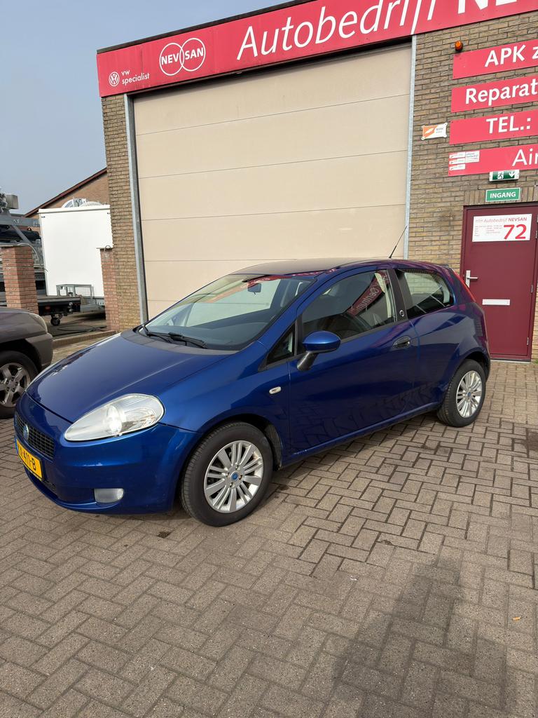 Fiat Punto 1.4 grande punto Airco Nieuwe apk, Auto's, Fiat, Voorwielaandrijving, 40 €/maand, 4 cilinders, Bedrijf
