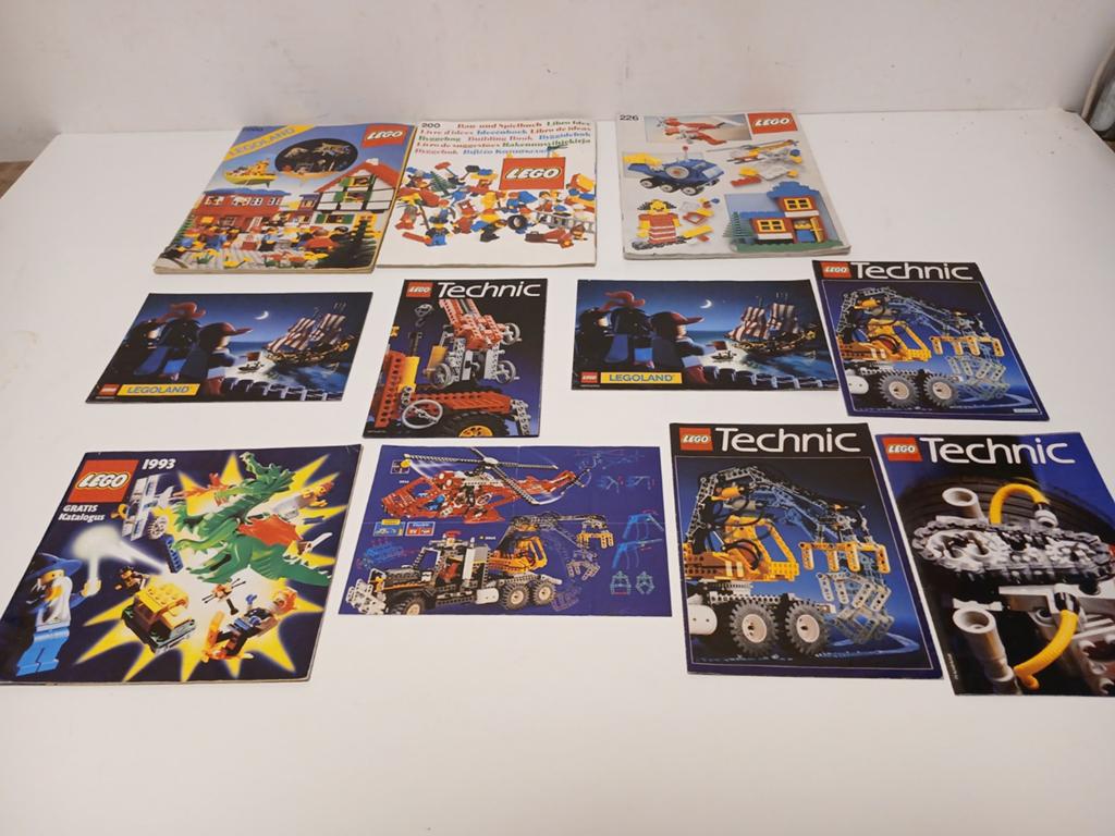 Lego bouwboeken en catalogi jaren 80 en 90, Ophalen of Verzenden