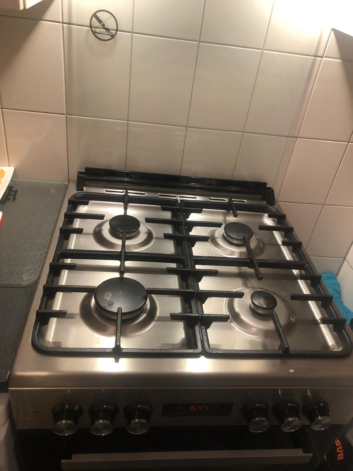 Beko gasfornuis met multifunctionele oven, Witgoed en Apparatuur, Fornuizen, Ophalen, Gebruikt, 4 kookzones, Gas