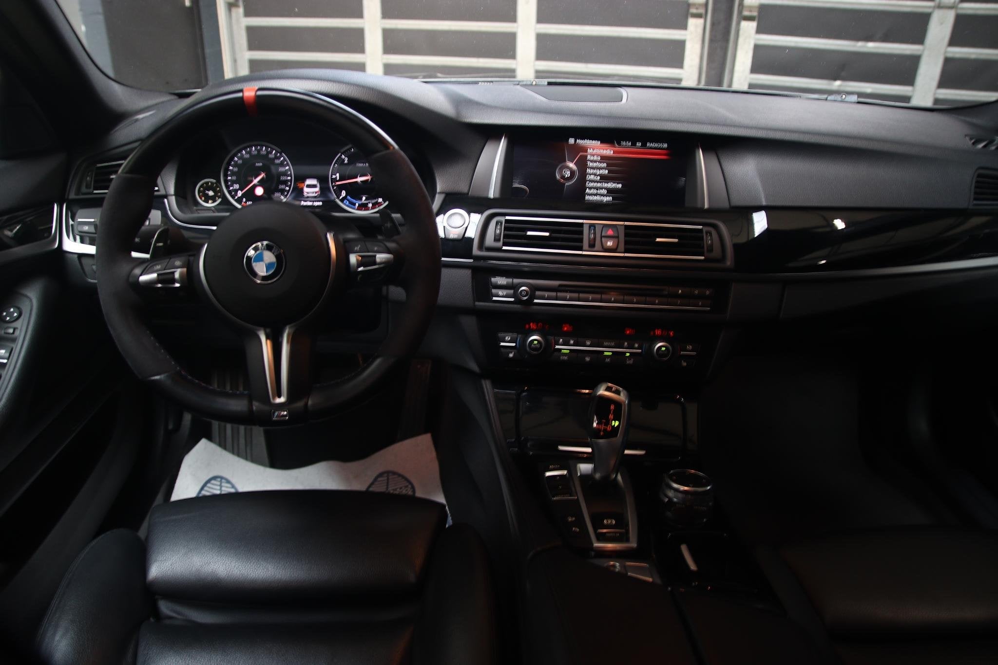 BMW 5-serie 535xd M Sport High Executive HUD-XENON-MEMORY, Auto's, Automaat, Gebruikt, 2993 cc, 2000 kg
