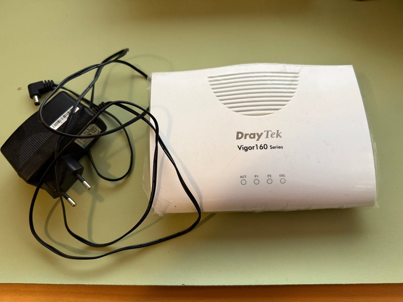 DrayTek Vigor 160 Series Router/Modem - Zo goed als nieuw, Ophalen of Verzenden, Zo goed als nieuw, Router met modem