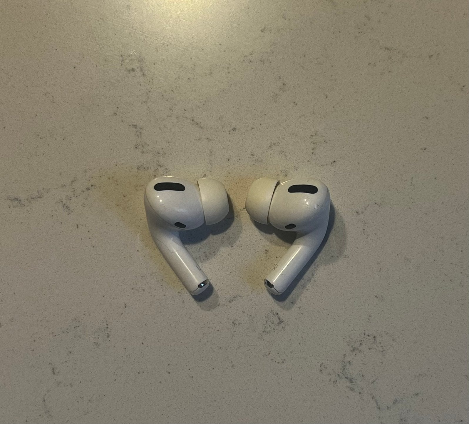 AirPods Pro 1e gen links + rechts zonder case, Bluetooth, Gebruikt, In gehoorgang (in-ear), Ophalen of Verzenden