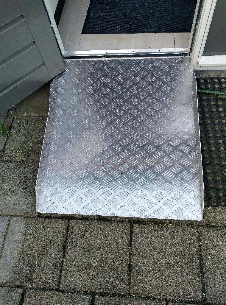 Aluminium oprijplaat voor rolstoel of scootmobiel 80x90cm, Diversen, Rolstoelen, Ophalen, Gebruikt, Elektrische rolstoel