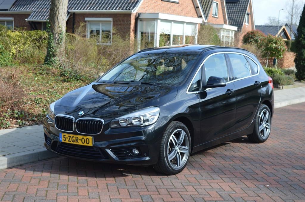 BMW 2-serie Active Tourer 218d Exe Org NL/NAP1ste-eigenaar/p, Stof, 4 cilinders, 150 pk, Zwart