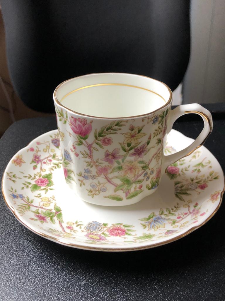 Balmoral Castle Bone China Kop en Schotel - Bloemenpatroon, Ophalen of Verzenden