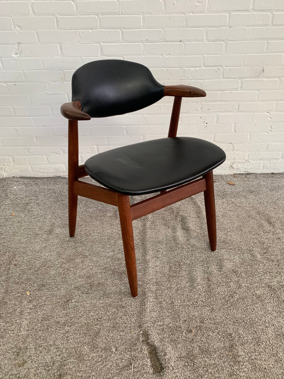 vintage Tijsseling Hulmefa koehoorn cowhorneetkamerstoel,, Verzenden, Zo goed als nieuw, Zwart, Eén