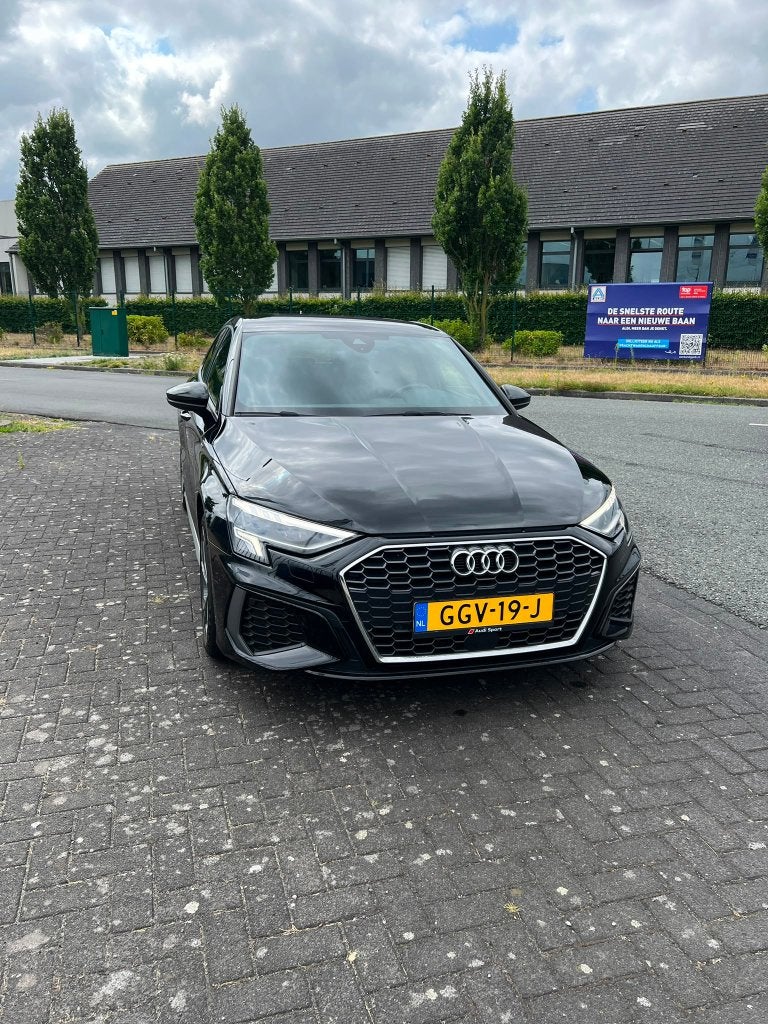 Audi A3 40 Tfsi 204pk  S-line Zwart, 4 cilinders, 1535 kg, Leder en Stof, Plug-in hybride