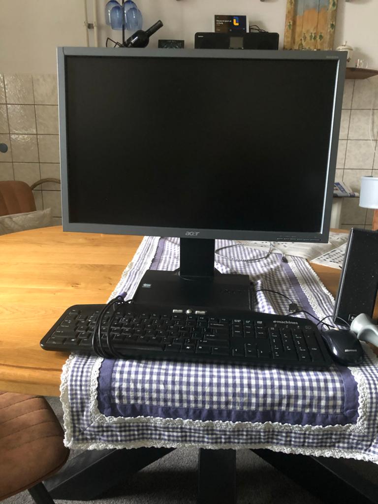 Acer monitor met Logitech speakers, toetsenbord en muis, Full HD, Ophalen of Verzenden, Zo goed als nieuw, VGA
