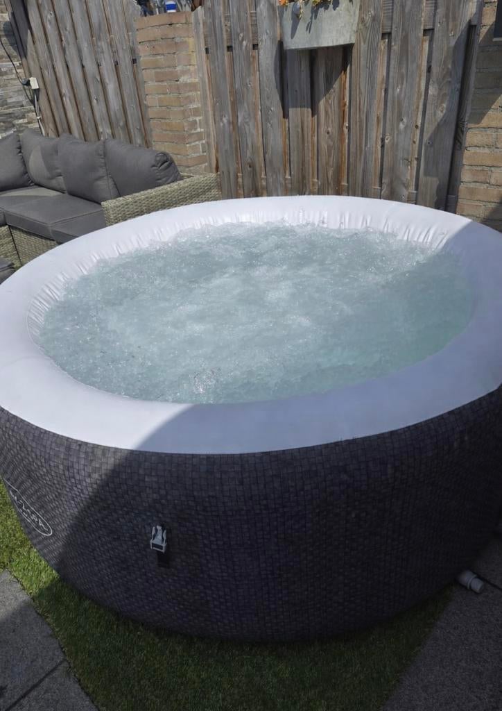 Opblaasbare jacuzzi, Tuin en Terras, Ophalen of Verzenden, Zo goed als nieuw