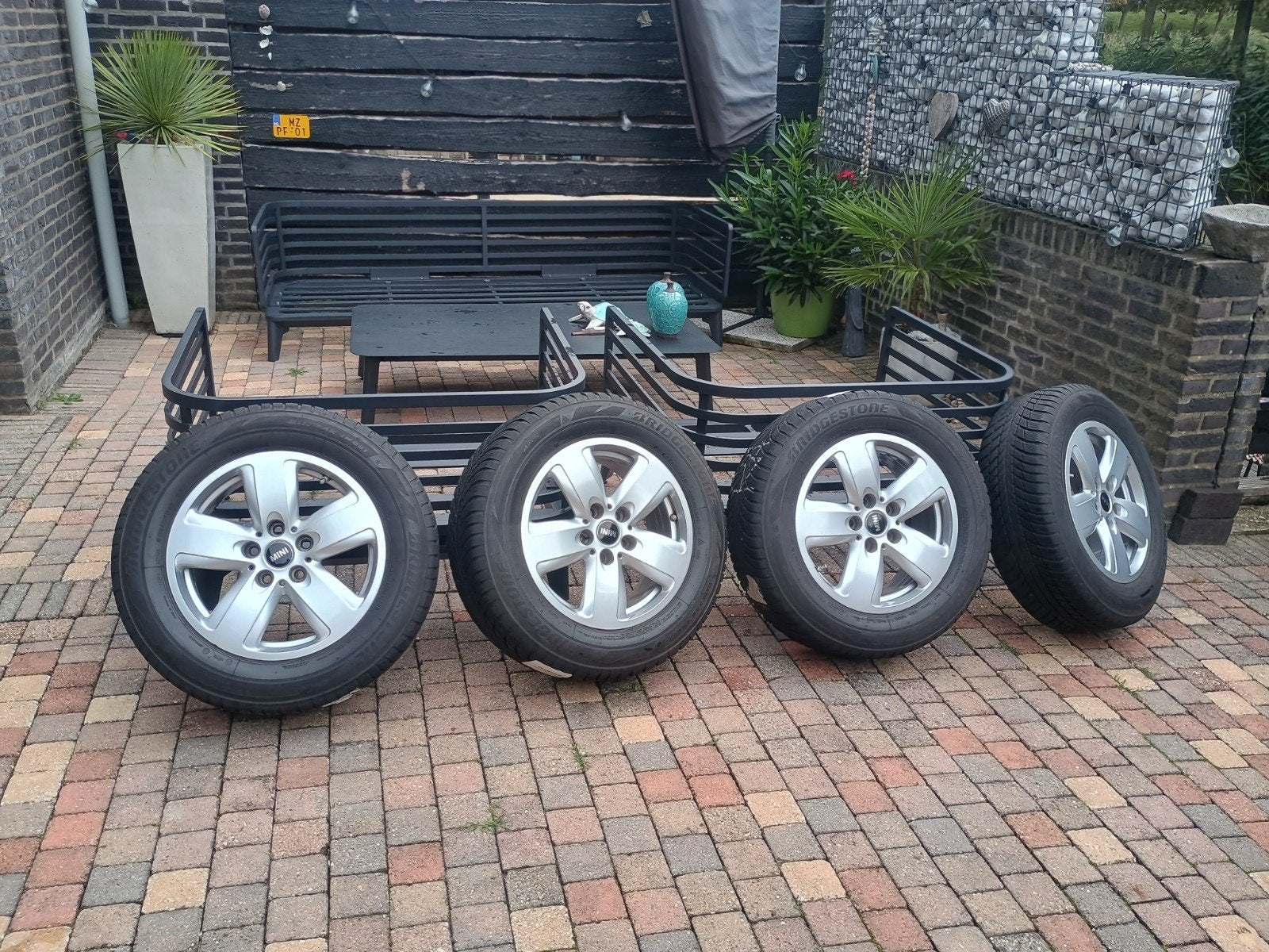 mini Countryman f60 16 inch velgen met winterbanden, Auto-onderdelen, Ophalen, 16 inch, Banden en Velgen, 205 mm
