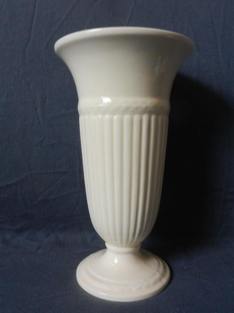Wedgwood Edme hoge licht spreidende vaas 22,4 cm Nieuwstaat1, Huis en Inrichting, Woonaccessoires | Vazen, Ophalen of Verzenden