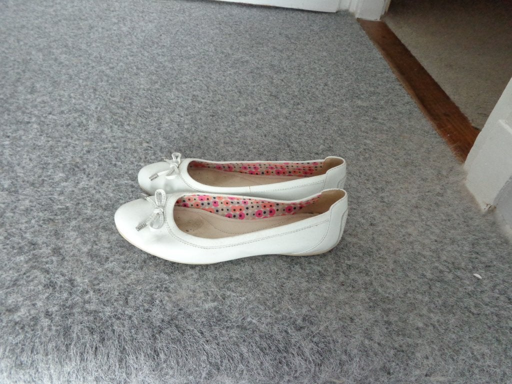 witte damesballerina's van Geox, maat 41, Kleding | Dames, Schoenen, Wit, Gedragen, Ballerina's, Ophalen of Verzenden