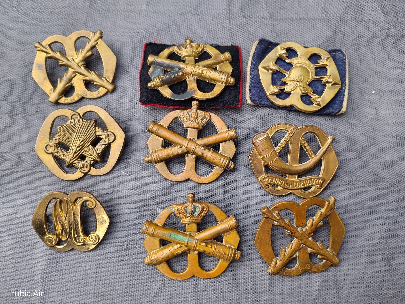 verzameling 9 Nederlandse baret emblemen., Verzamelen, Militaria | Algemeen, Ophalen of Verzenden, Landmacht, Nederland, Embleem of Badge