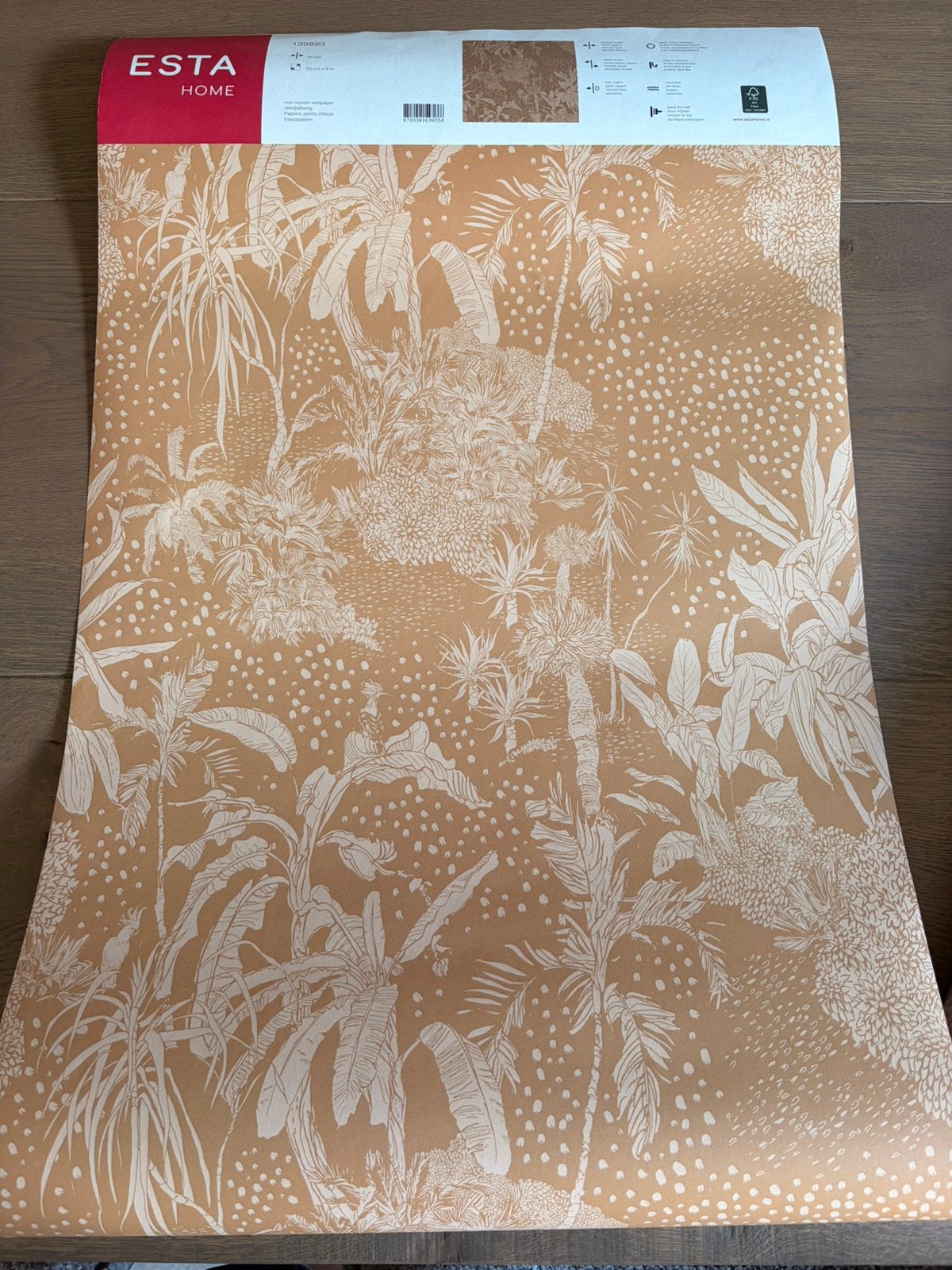 Behang tropische bladeren okergeel van ESTAhome, Ophalen, Bloemen, Meerkleurig, Esta Home