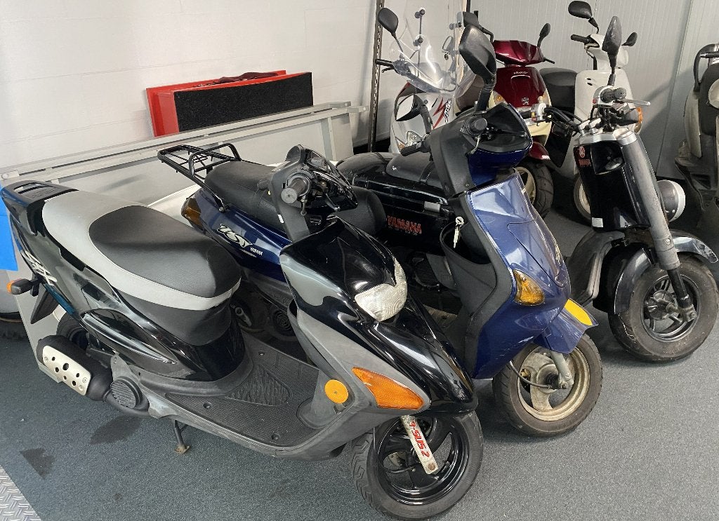 Partij scooters 8 stuks Yamaha Giggle Honda SFX Aprilia SR, Ophalen, Gebruikt, Benzine, Overige modellen