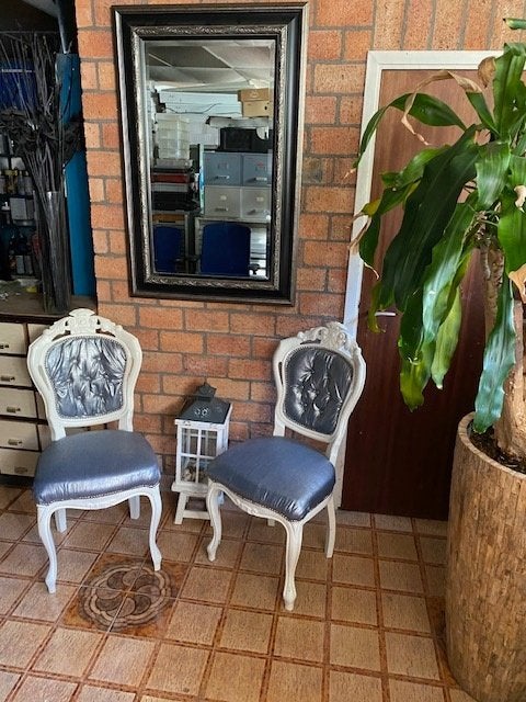 2 brocante stoelen met spiegel en lantaarn, Ophalen