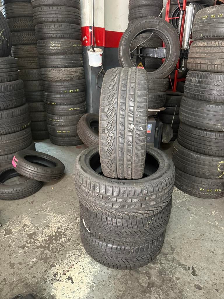 235/45R18 2354518 PİRELLİ 6.5mm (inclusief monteren), Ophalen, 18 inch, Gebruikt, Winterbanden