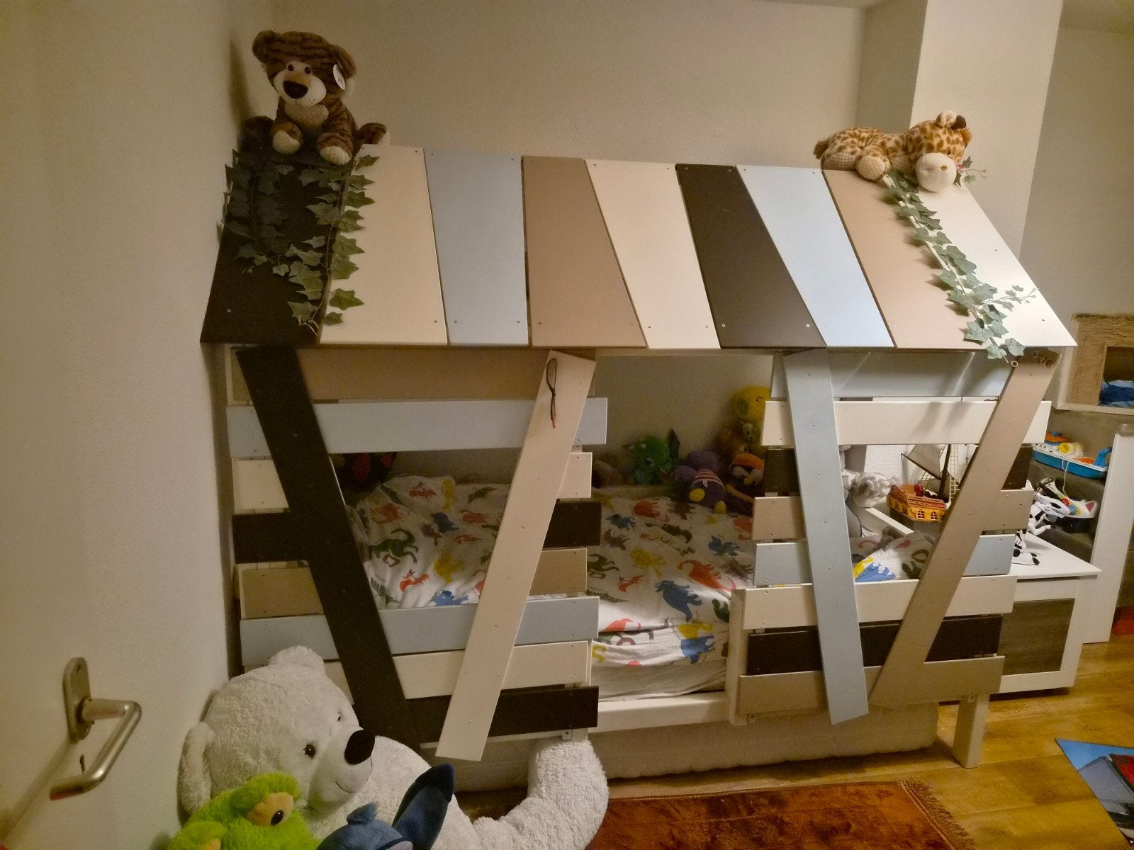 Uniek huisjesbed voor kinderen - Speels en comfortabel, 85 tot 100 cm, Gebruikt, Ophalen of Verzenden, Lattenbodem