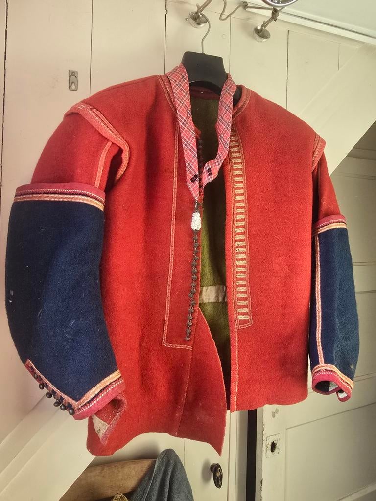 Antieke jasje uit Marken, Antiek en Kunst, Antiek | Kleding en Accessoires, Ophalen of Verzenden