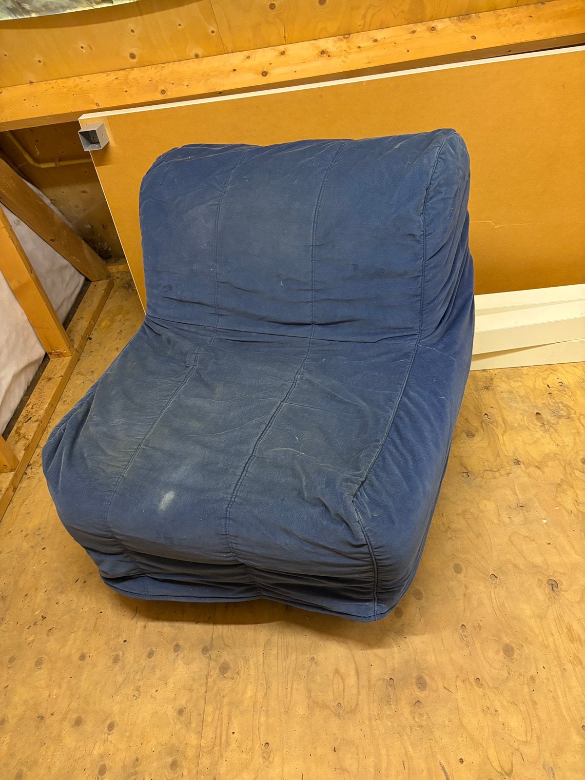 Slaap stoel, slaap bankje 1 persoons, Ophalen, Gebruikt, Eenpersoons, Blauw