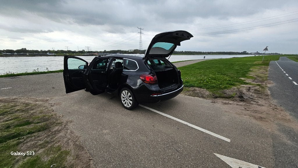 Foto 13 van Opel Astra 1.4 74KW ST 2016 Zwart