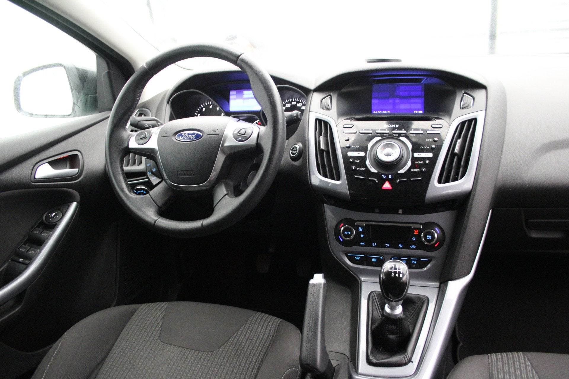 Foto 16 van Ford FOCUS Wagon 1.0 EcoBoost Titanium nette station met tre