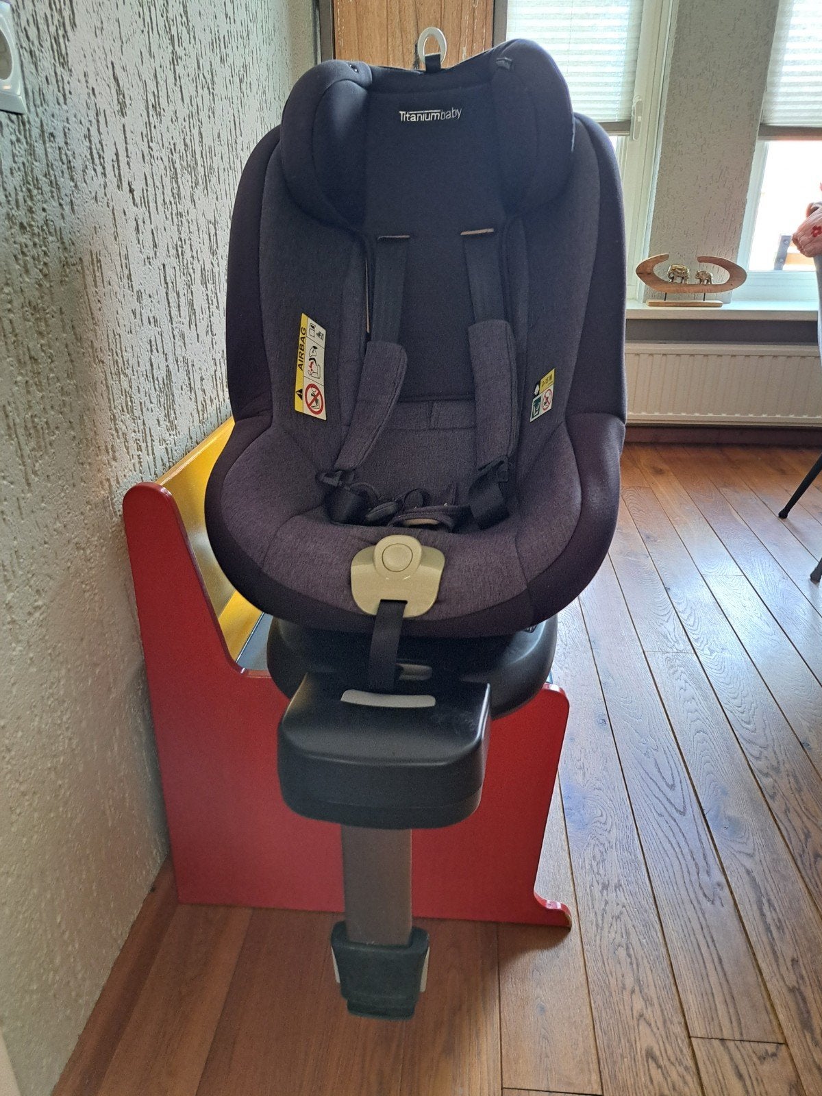 TitaniumBaby Autostoel 0-15 maanden, Autogordel of Isofix, Zo goed als nieuw, 0 t/m 13 kg, Ophalen