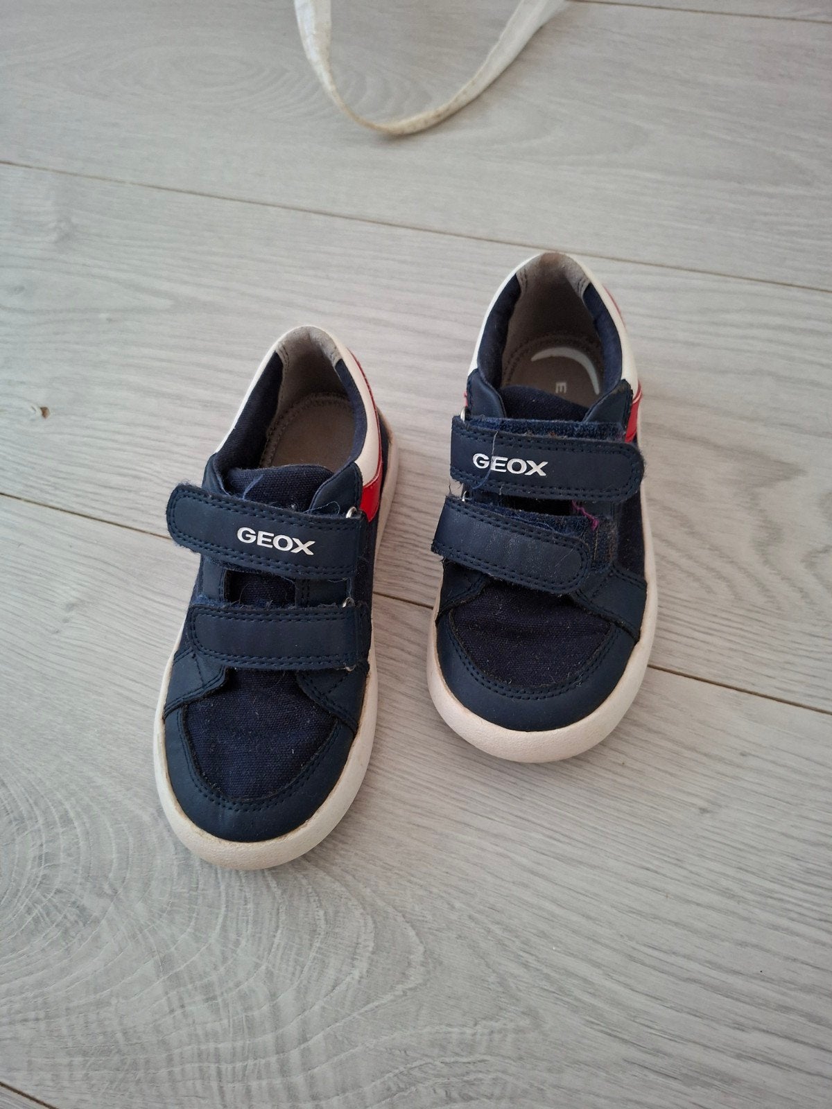 Geox sneakers maat 27 voor jongens of meisjes, Gebruikt, Jongen of Meisje, Schoenen, Ophalen of Verzenden