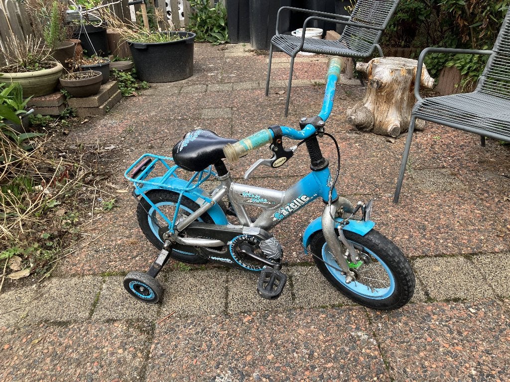 kinderfietsje / peuterfietsje met zijwieltjes, Ophalen, Terugtraprem, Zijwieltjes, Gebruikt