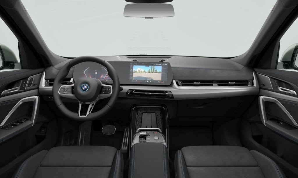 BMW iX1 xDrive30 67 kWh M Sport Edition High Executive | M S, Auto's, BMW, Automaat, Zwart, 67 kWh, 1985 kg